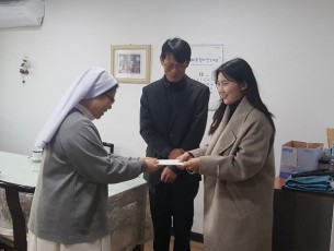 Visited and made New Year’s donation to Sung-Ga nursing home in 2020.